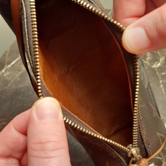 Louis Vuitton Pochette Papillon - Picture 2 of 8